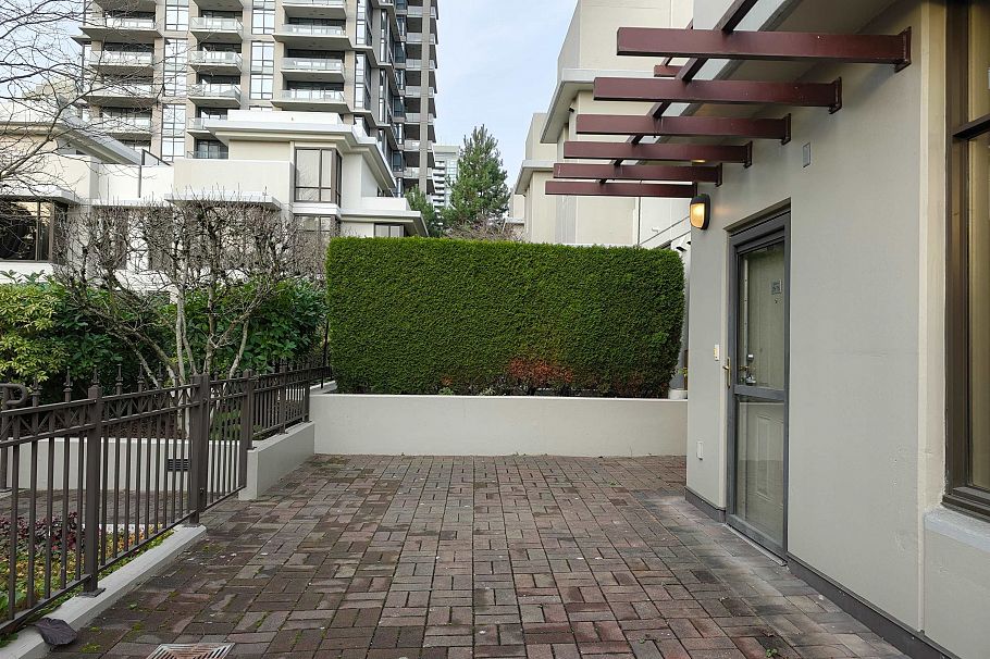 TH16 2089 Rosser Avenue Burnaby, BC - 17