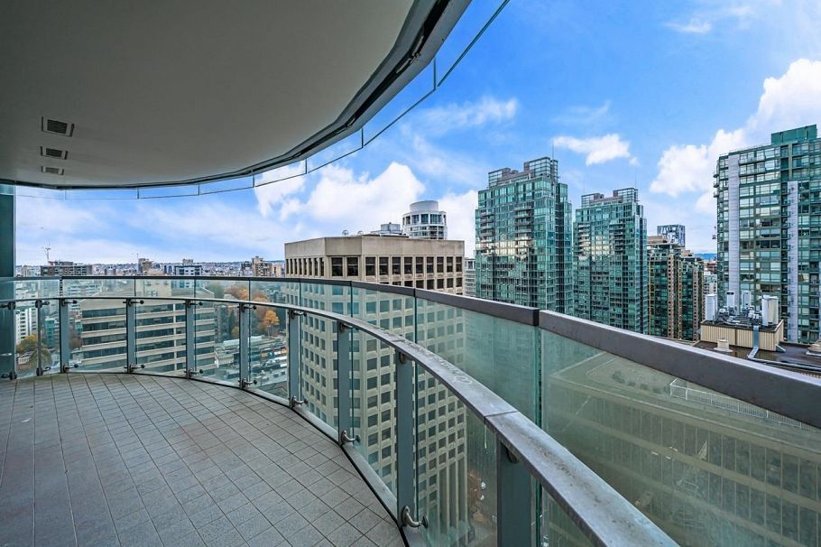 2705 1151 W Georgia Street Vancouver, BC - 24