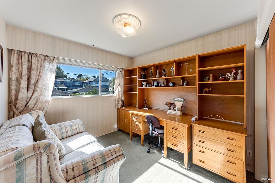 2716 E 49th Avenue Vancouver, BC - 16