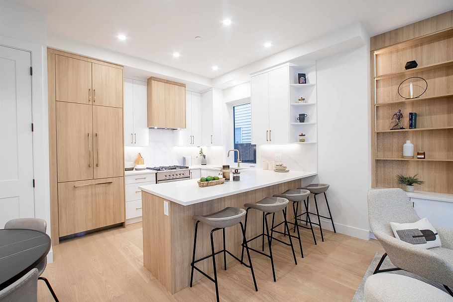 1 2785 W 21 Avenue Vancouver, BC - 5