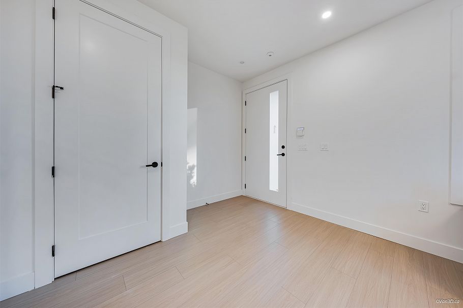 4 4211 Graveley Street Burnaby, BC - 7