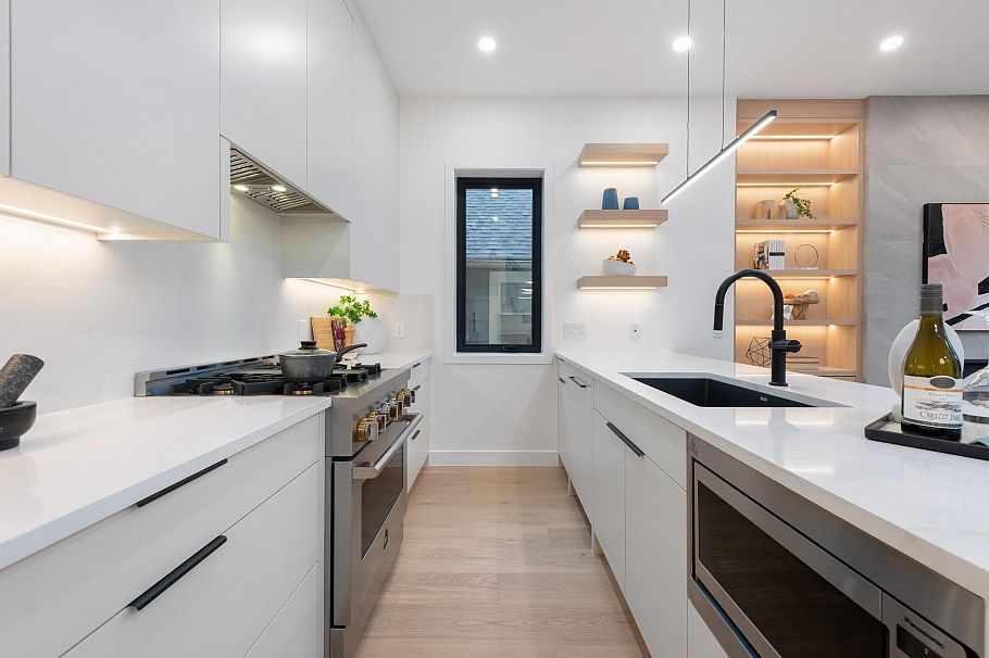 1 312 E 37 Avenue Vancouver, BC - 12