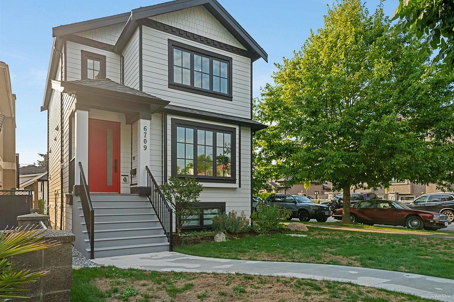 6709 Fleming Street Vancouver, BC - 2