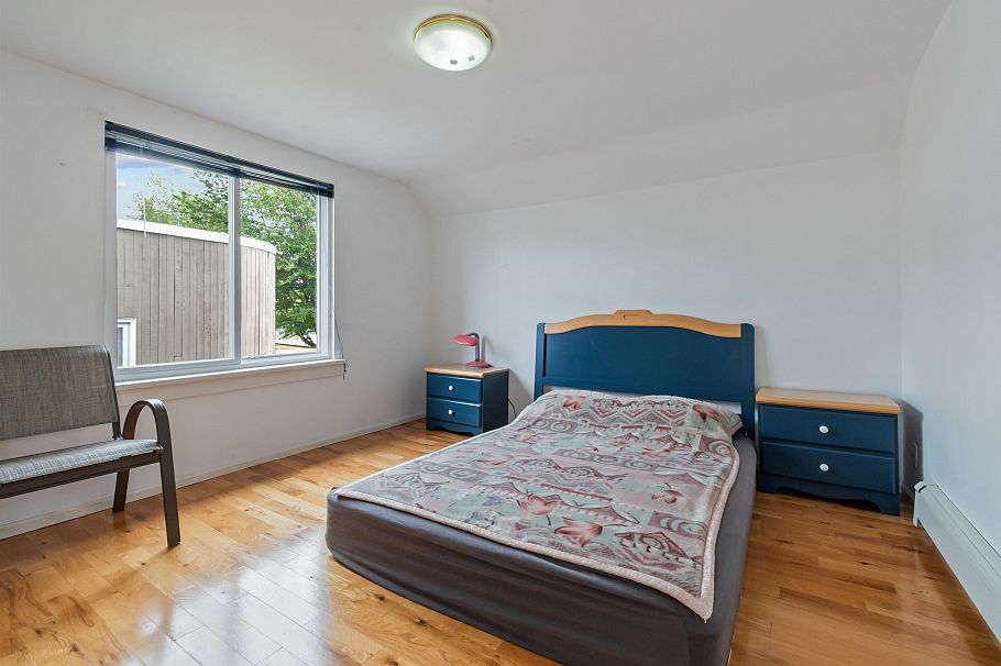 1945 W 45th Avenue Vancouver, BC - 16