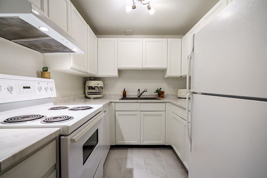 302 936 Bute Street Vancouver, BC - 17