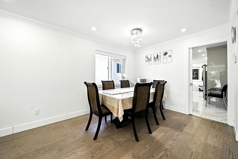 2545 E 43rd Avenue Vancouver, BC - 19