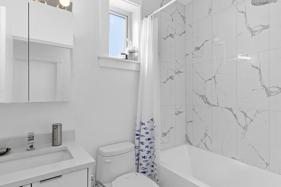 2286 E 33rd Avenue Vancouver, BC - 15