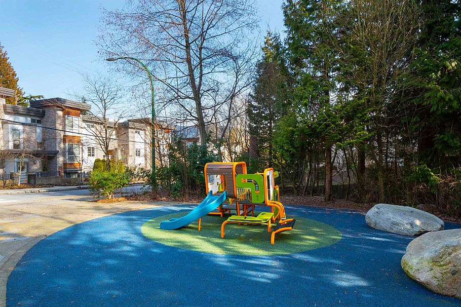 107 1155 Ross Road North Vancouver, BC - 23