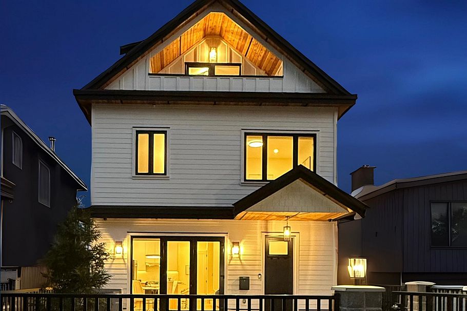 1 2248 E 48th Avenue Vancouver, BC - 1