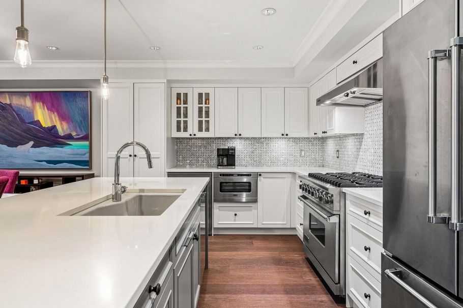 100 656 W 13th Avenue Vancouver, BC - 9