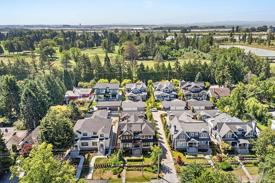 3838 W 50th Avenue Vancouver, BC - 3