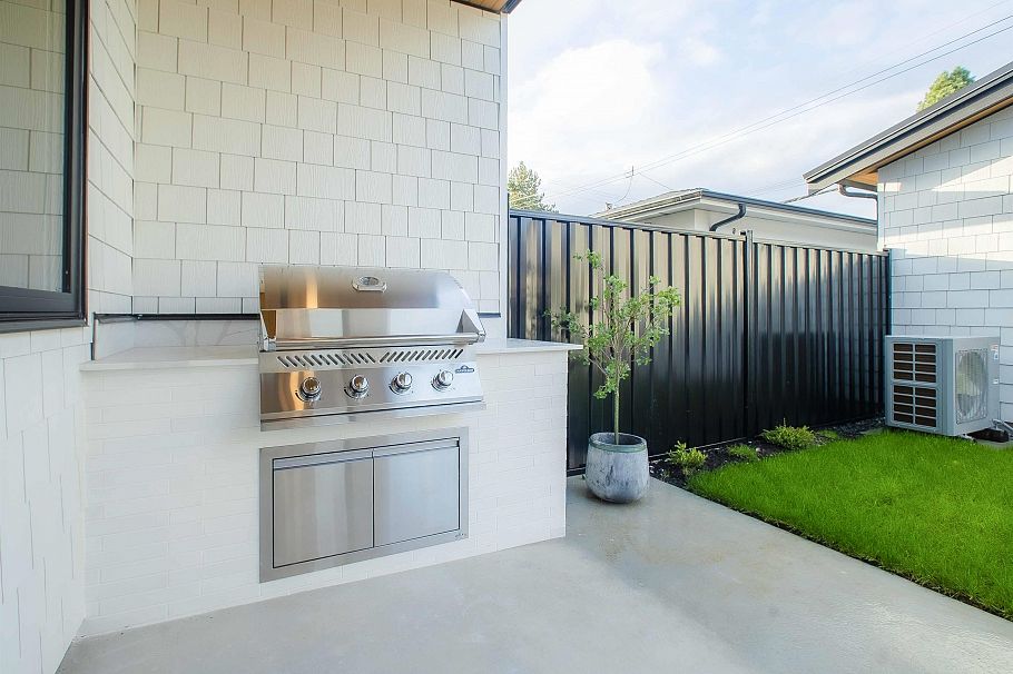 2 2785 W 21 Avenue Vancouver, BC - 11