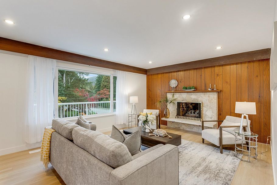 3288 Hoskins Road North Vancouver, BC - 3