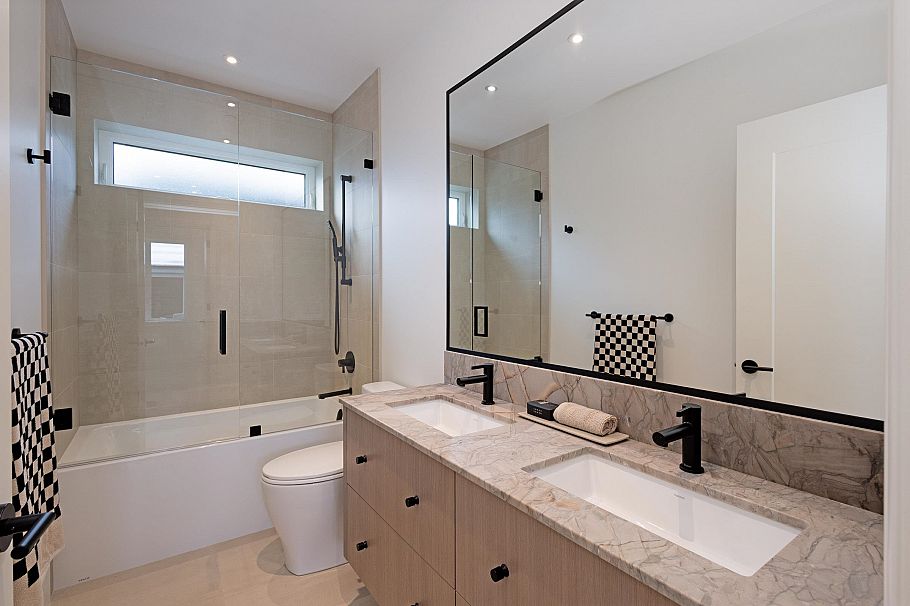 2380 E 5th Avenue Vancouver, BC - 12