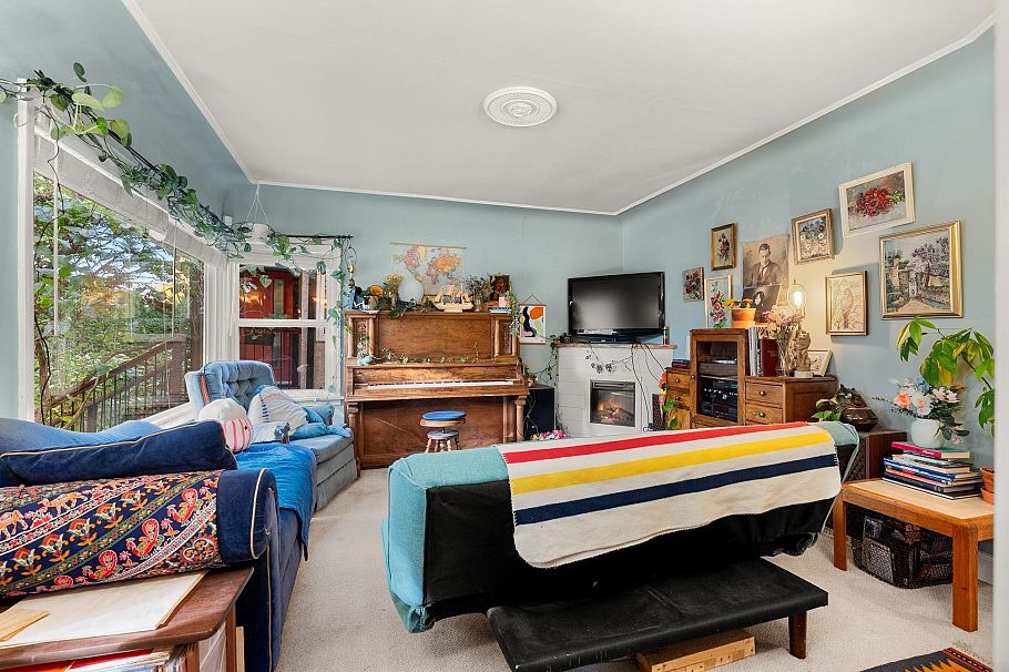 831 E 38th Avenue Vancouver, BC - 2