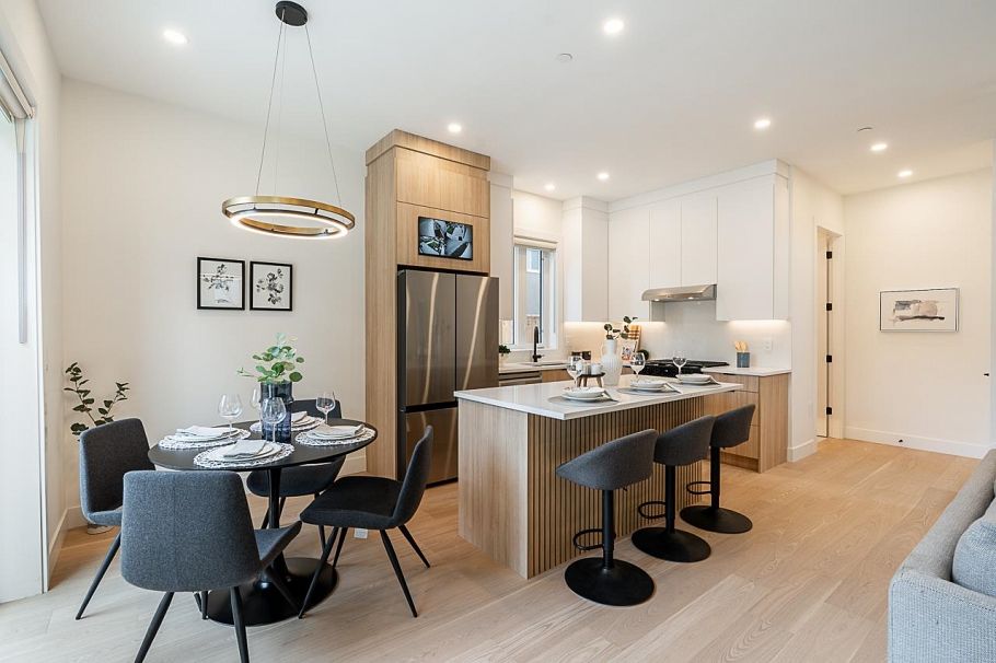 1 2248 E 48th Avenue Vancouver, BC - 12