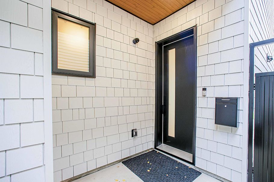 2 2785 W 21 Avenue Vancouver, BC - 2