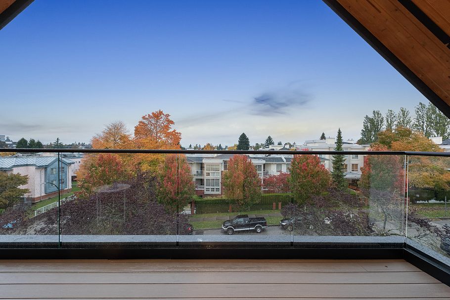 1 312 E 37 Avenue Vancouver, BC - 31