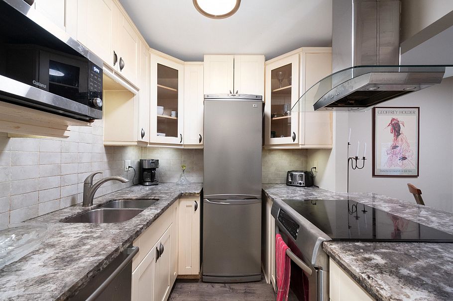 107 1155 Ross Road North Vancouver, BC - 17