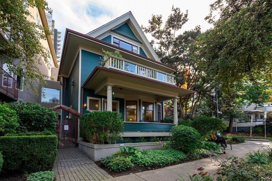 1056 Nicola Street Vancouver, BC - 1