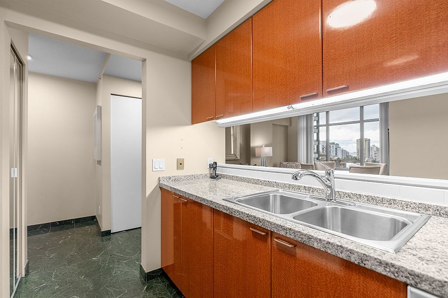 1004 1288 Alberni Street Vancouver, BC - 7