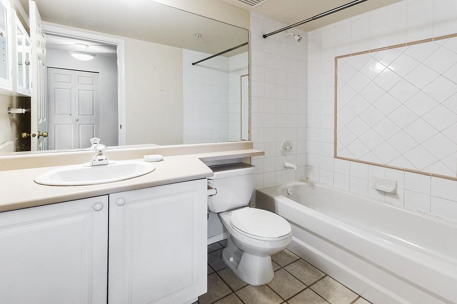 206 1085 W 17th Street North Vancouver, BC - 16