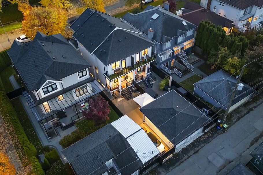 2815 W 19th Avenue Vancouver, BC - 34