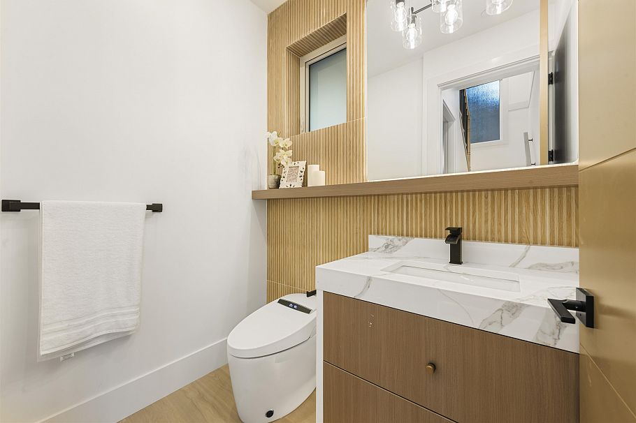 2 847 E 10th Avenue Vancouver, BC - 11