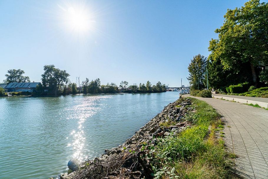 310 1820 E Kent Avenue South Avenue Vancouver, BC - 1