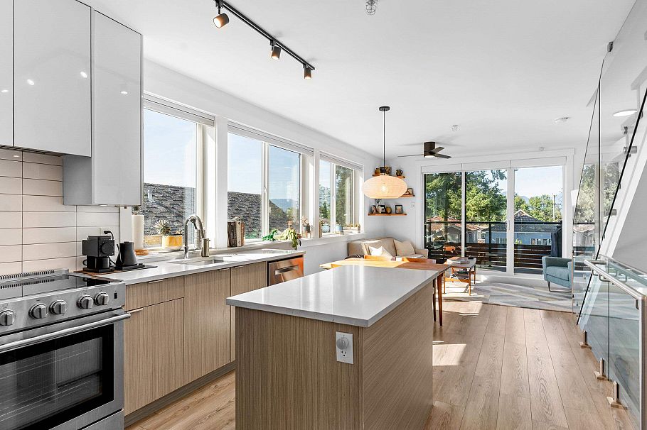 2286 E 33rd Avenue Vancouver, BC - 6