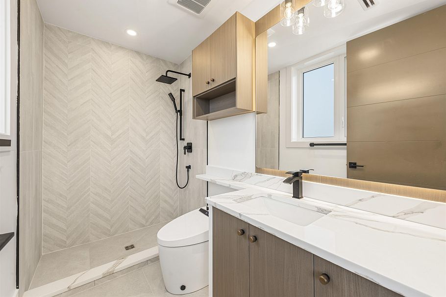 2 847 E 10th Avenue Vancouver, BC - 16