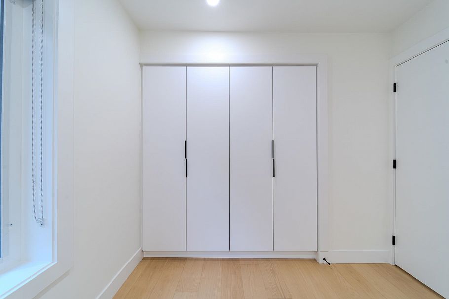 1 3576 E Pender Street Vancouver, BC - 21