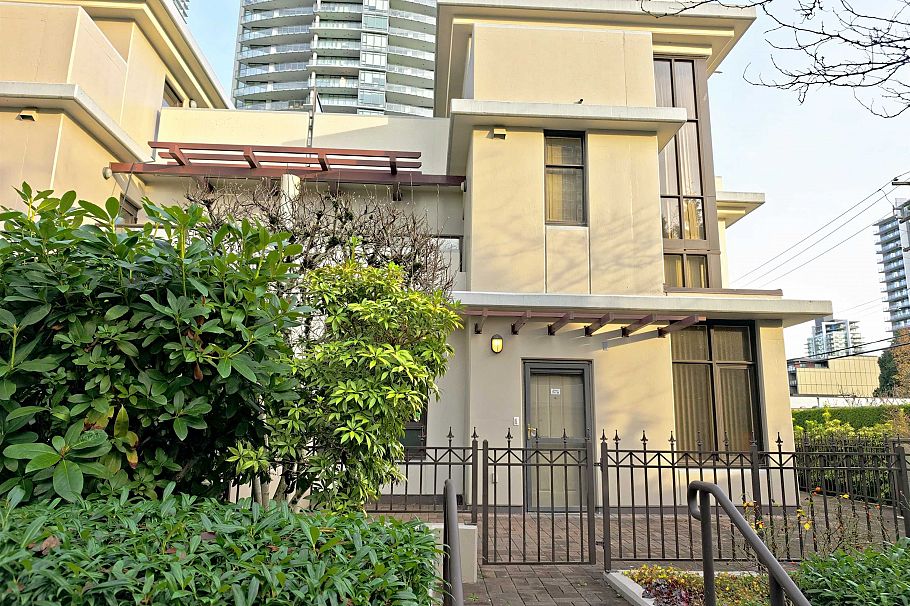 TH16 2089 Rosser Avenue Burnaby, BC - 19