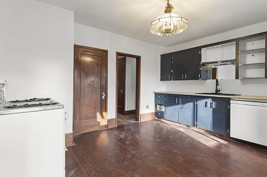 3056 W 6th Avenue Vancouver, BC - 16