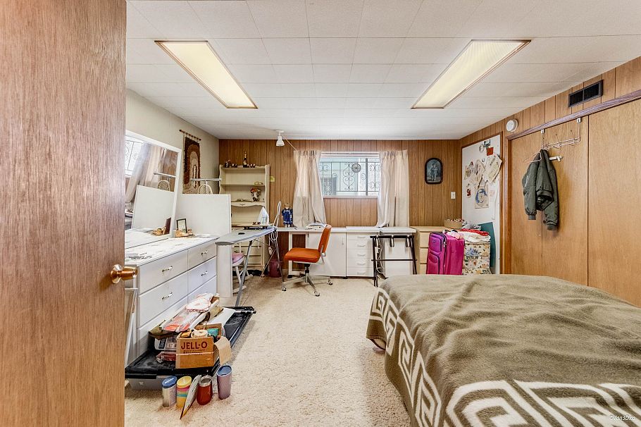 2716 E 49th Avenue Vancouver, BC - 20