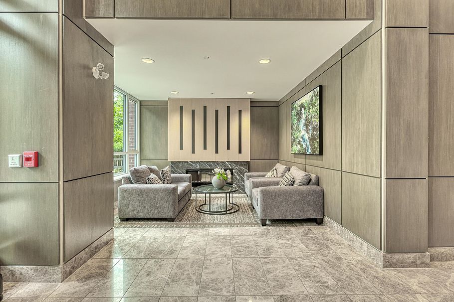 205 2651 Library Lane North Vancouver, BC - 17