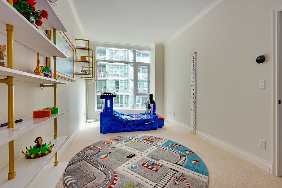 501 185 Victory Ship Way North Vancouver, BC - 18