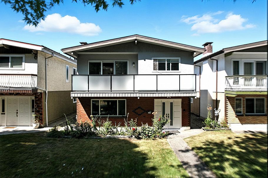 2545 E 43rd Avenue Vancouver, BC - 36