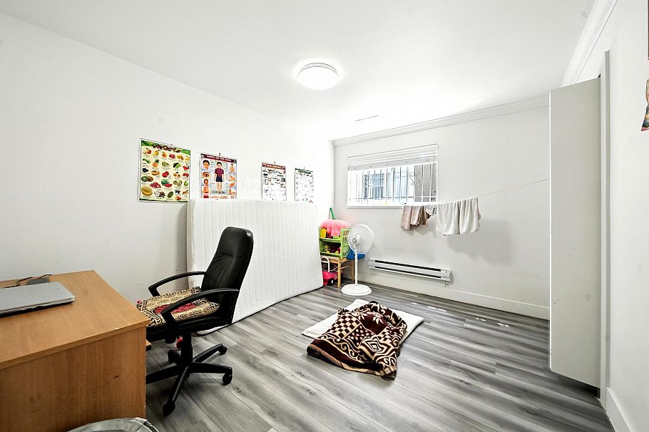 2545 E 43rd Avenue Vancouver, BC - 33