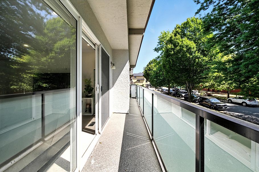 2545 E 43rd Avenue Vancouver, BC - 22