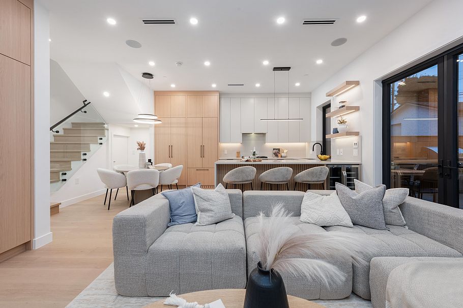 2 312 E 37th Avenue Vancouver, BC - 9