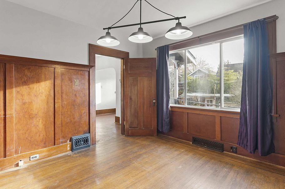 3056 W 6th Avenue Vancouver, BC - 10