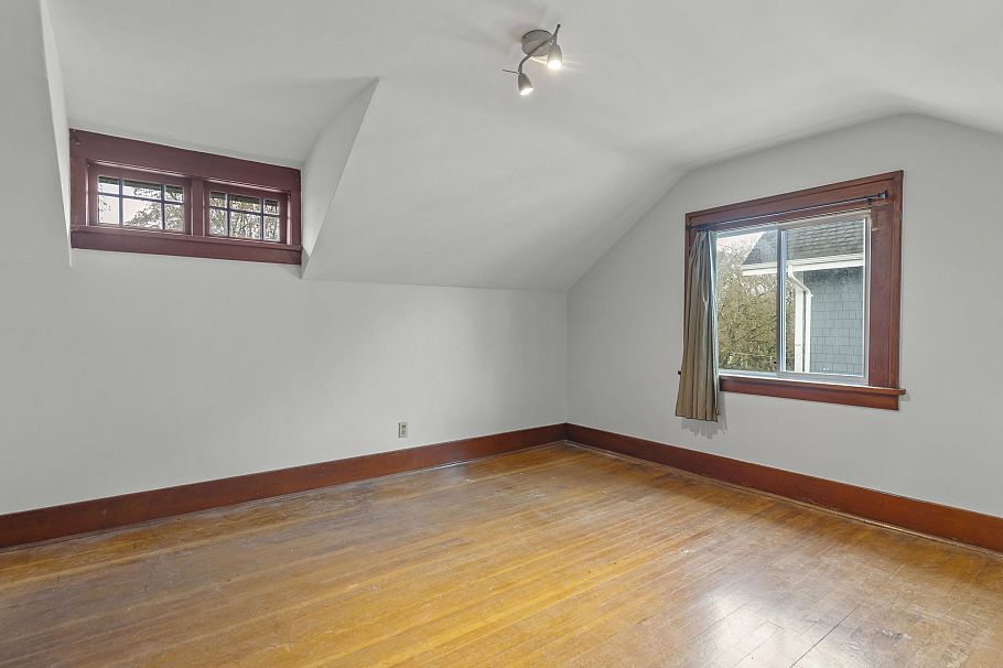 3056 W 6th Avenue Vancouver, BC - 23