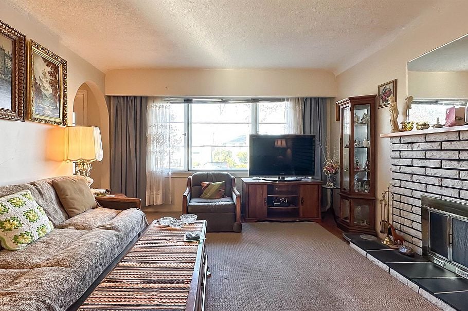 3140 E 52nd Avenue Vancouver, BC - 5