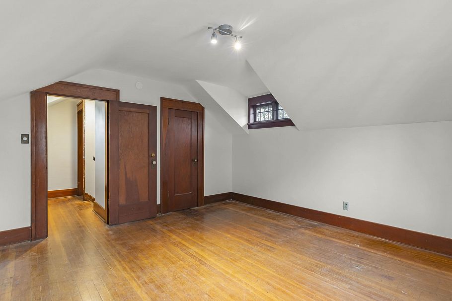 3056 W 6th Avenue Vancouver, BC - 24