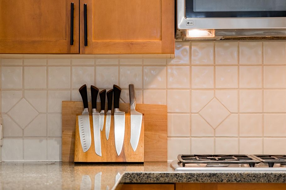 2460 Sasamat Street Vancouver, BC - 9