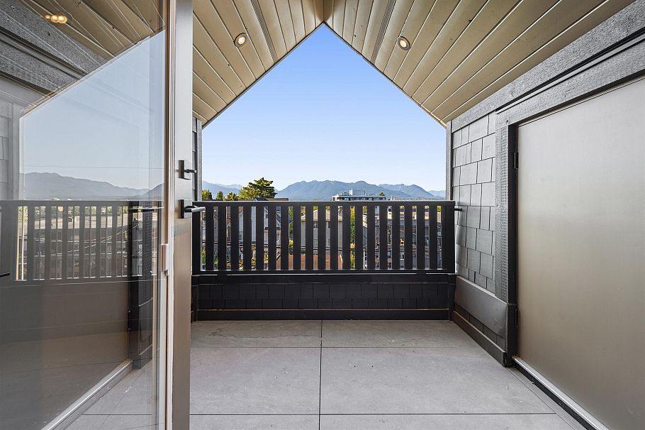 2 847 E 10th Avenue Vancouver, BC - 25