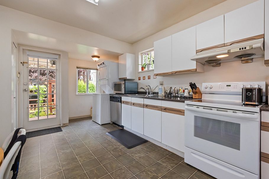 1945 W 45th Avenue Vancouver, BC - 7