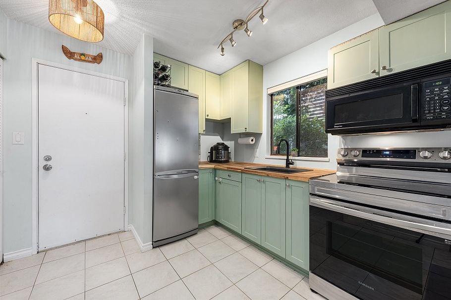 1 719 E 31st Avenue Vancouver, BC - 6