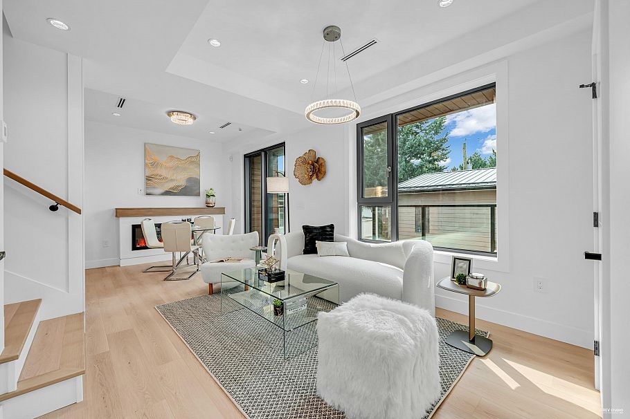 3 262 E 65th Avenue Vancouver, BC - 4